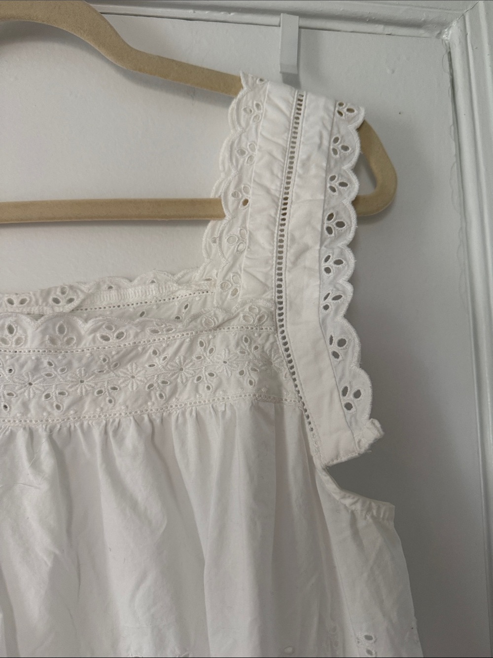 Gap x Doen Eyelet Sleeveless Top - Picture 2 of 5